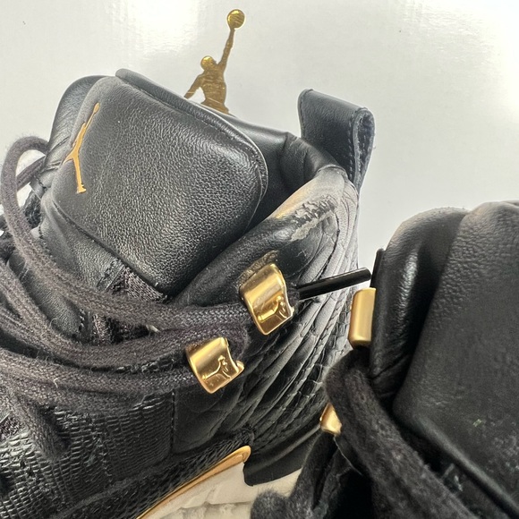 Women’s Air Jordon 12 Retro size 7 - Picture 15 of 16